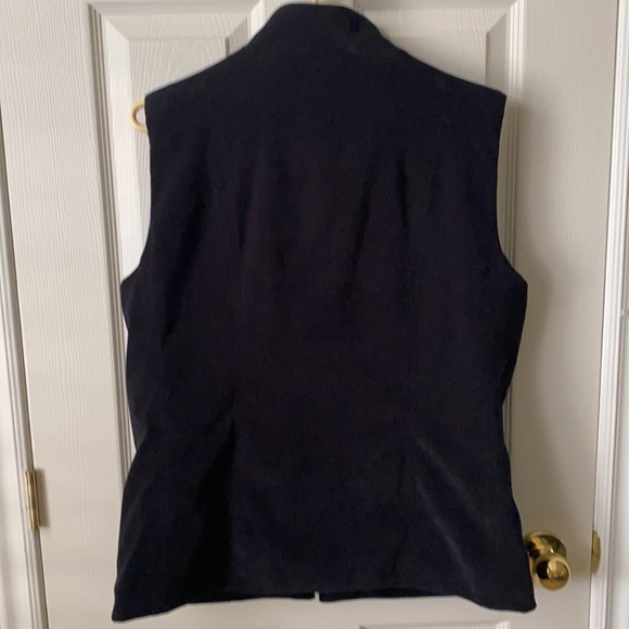 *Bundle Sale * Denver Hayes Sleeveless Vest - Picture 4 of 8